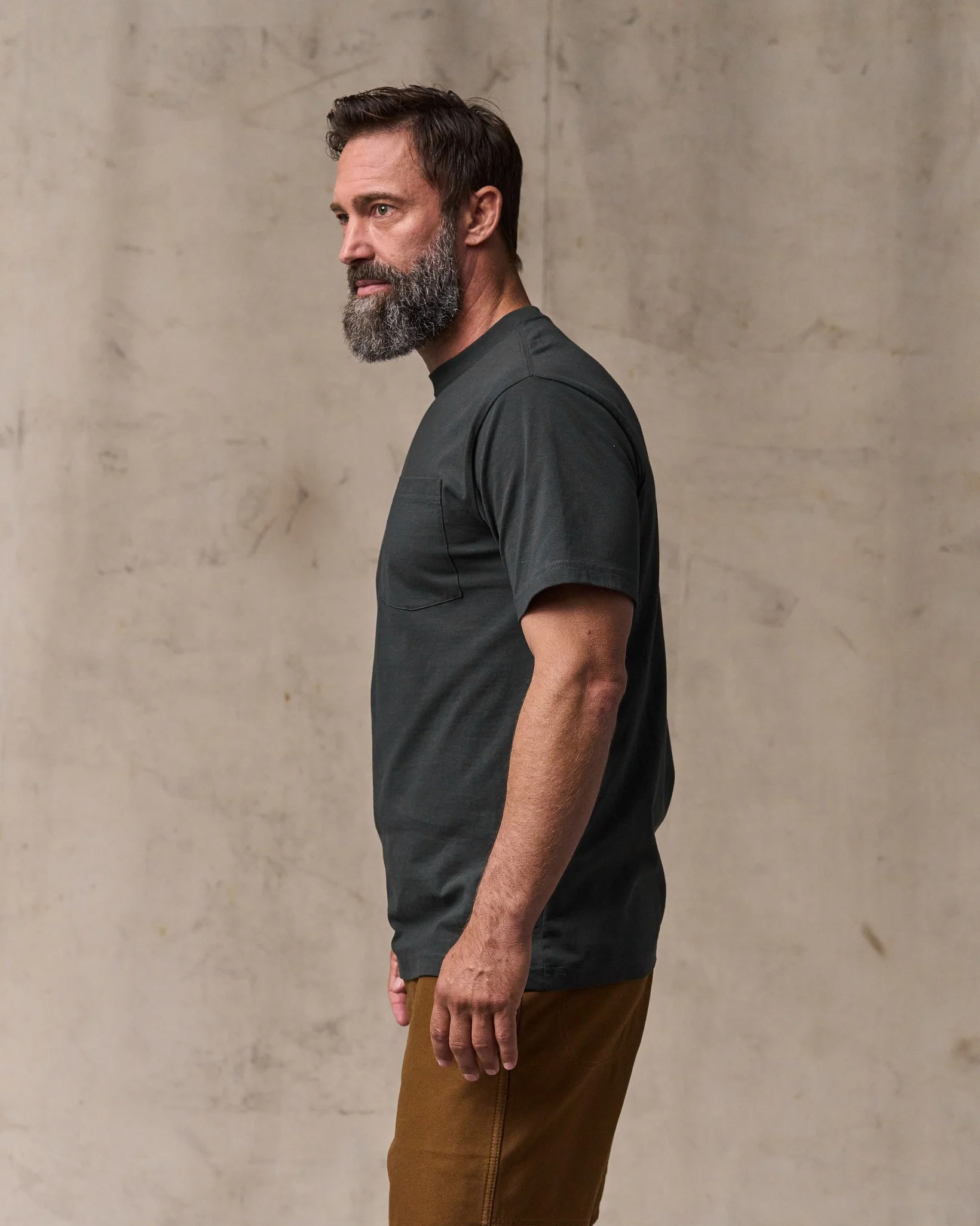 Outfitter Pocket T-shirt - Faded Black - Image 3